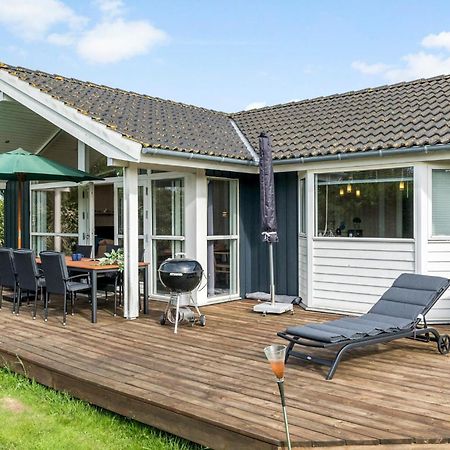 Cozy Home In Gedser With Wifi Экстерьер фото